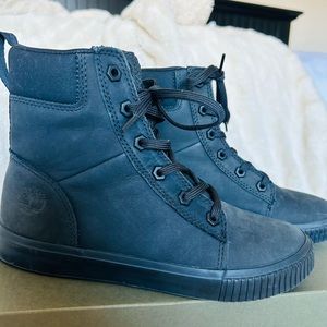 Timberland Black Nubuck boots size 7 Skyla Bay